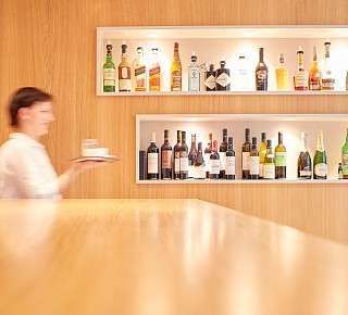 howett Bar 8533x4800 1